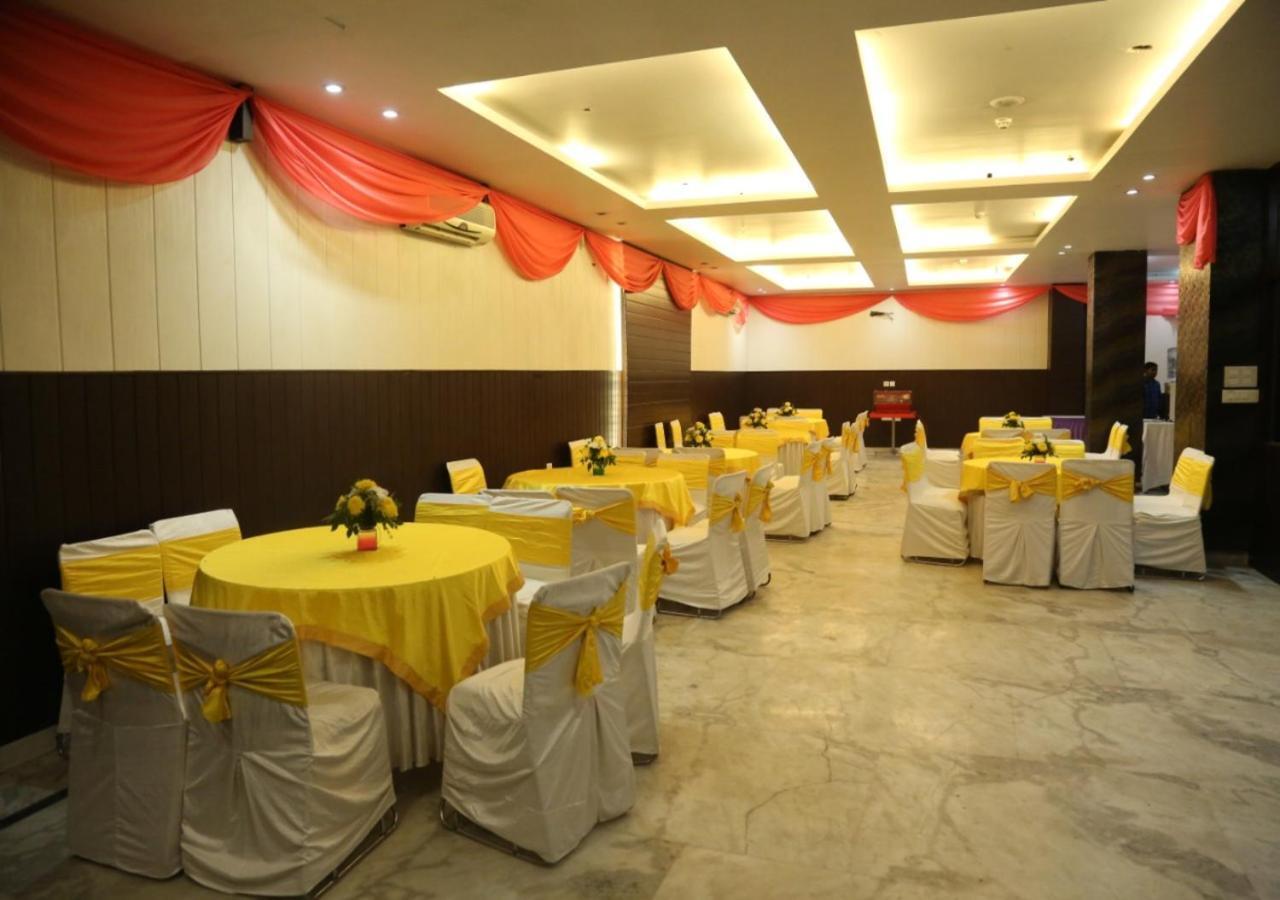 Hotel Loto - Sector 66 Noida Exteriör bild
