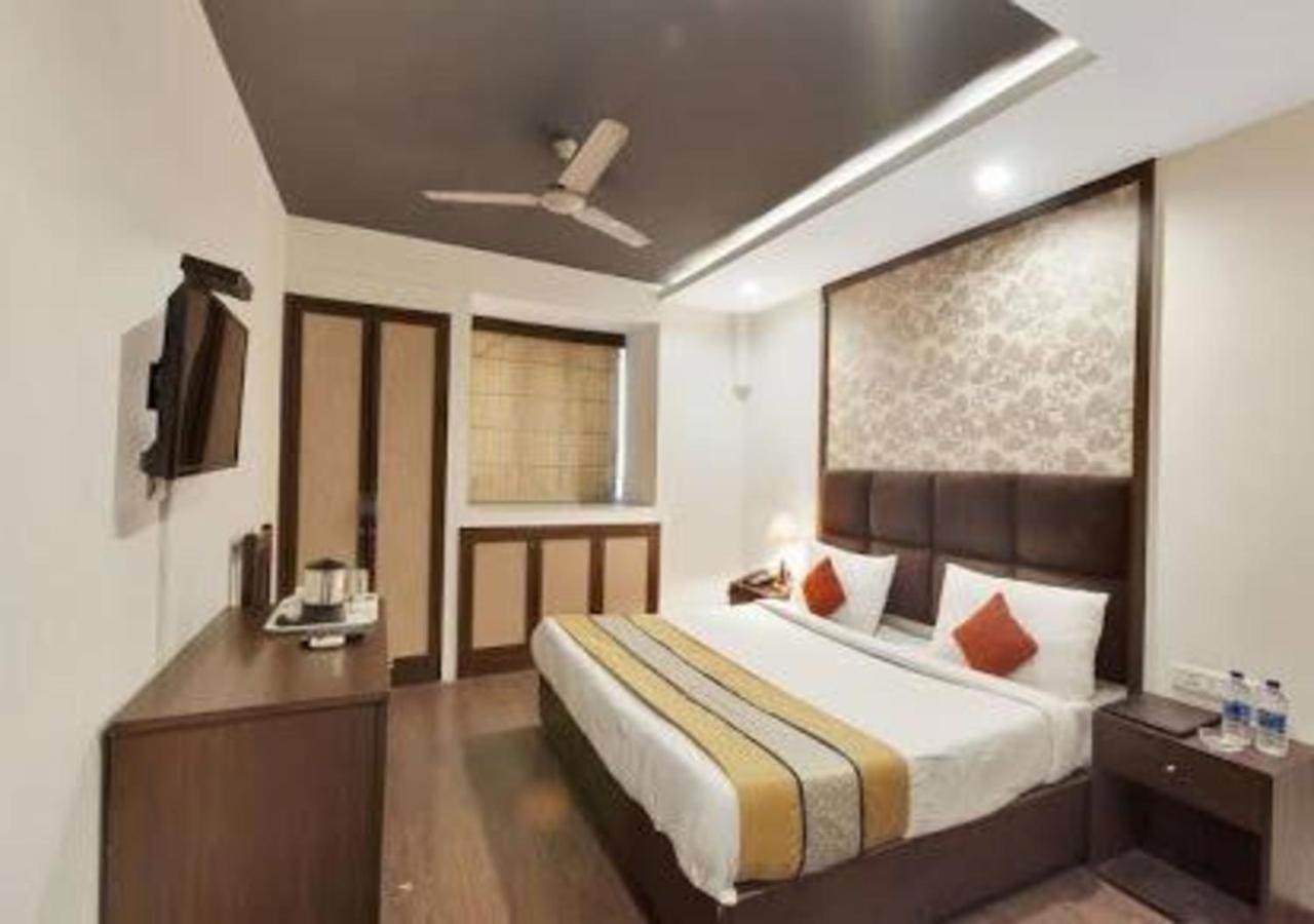 Hotel Loto - Sector 66 Noida Exteriör bild
