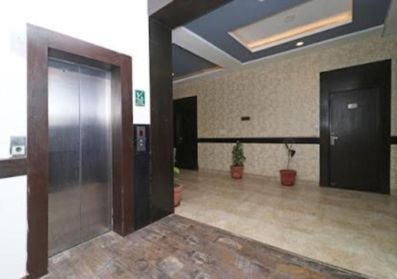 Hotel Loto - Sector 66 Noida Exteriör bild