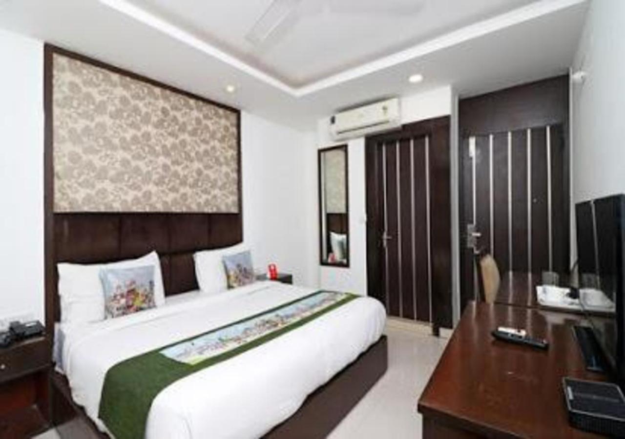 Hotel Loto - Sector 66 Noida Exteriör bild
