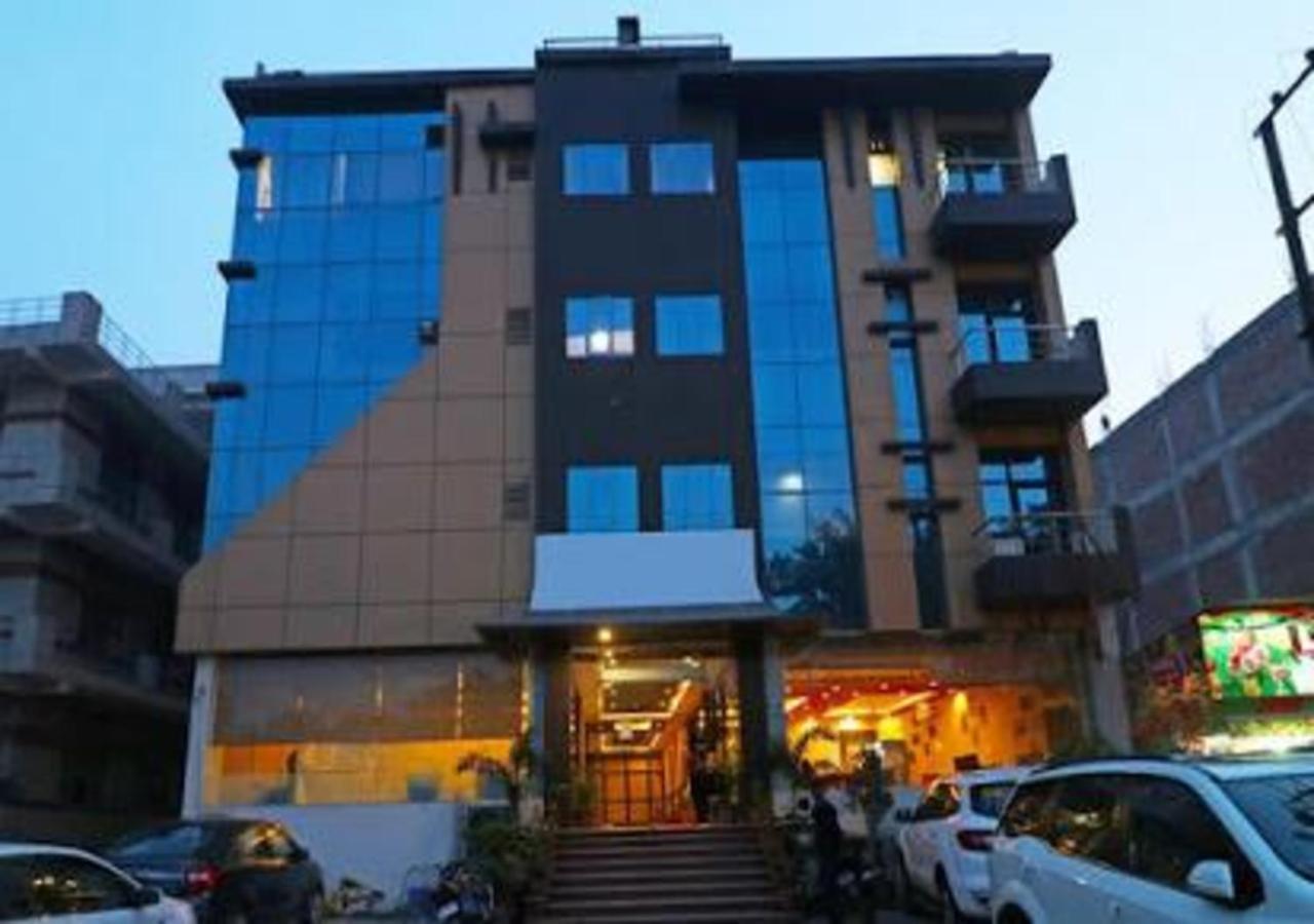 Hotel Loto - Sector 66 Noida Exteriör bild