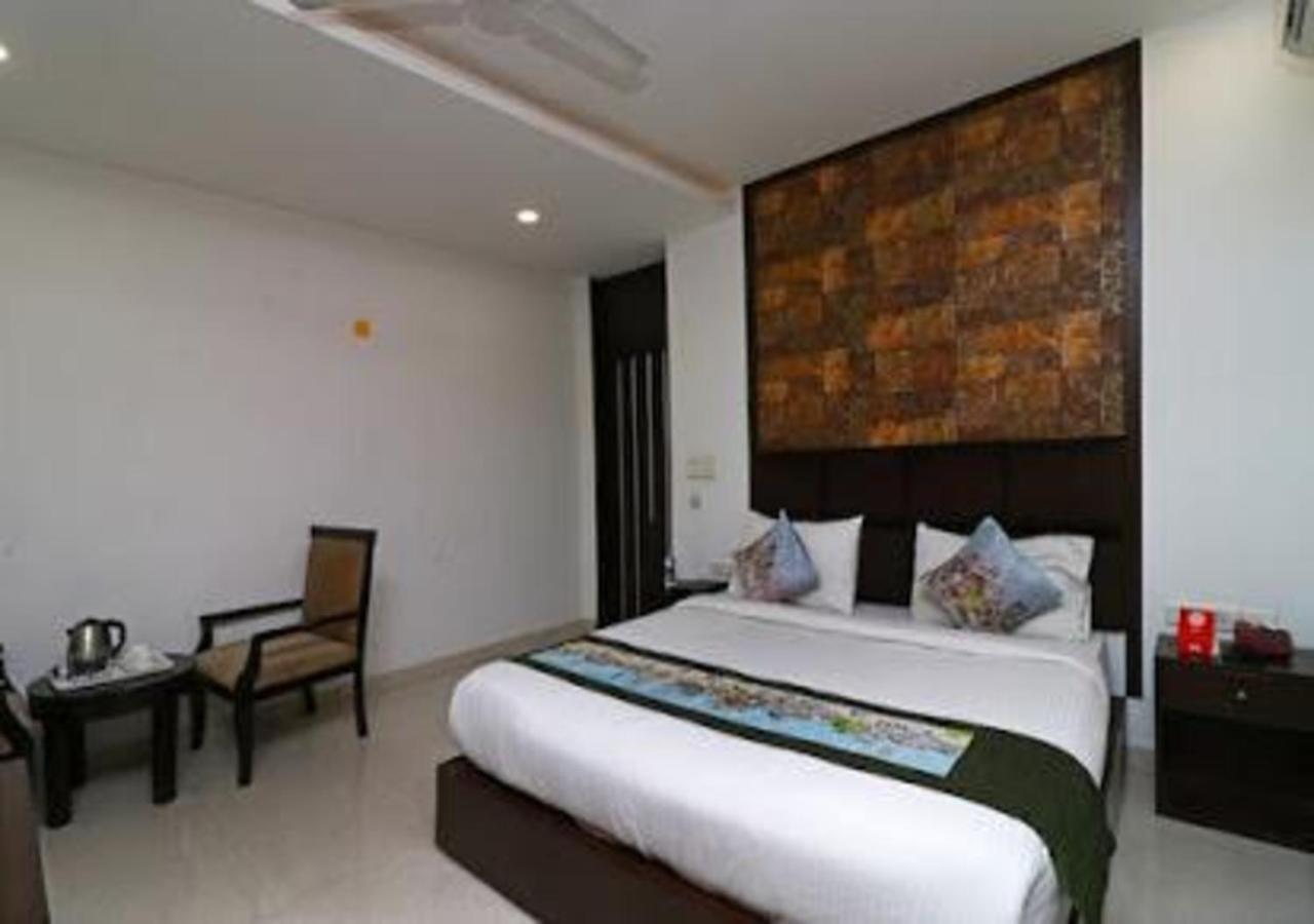 Hotel Loto - Sector 66 Noida Exteriör bild